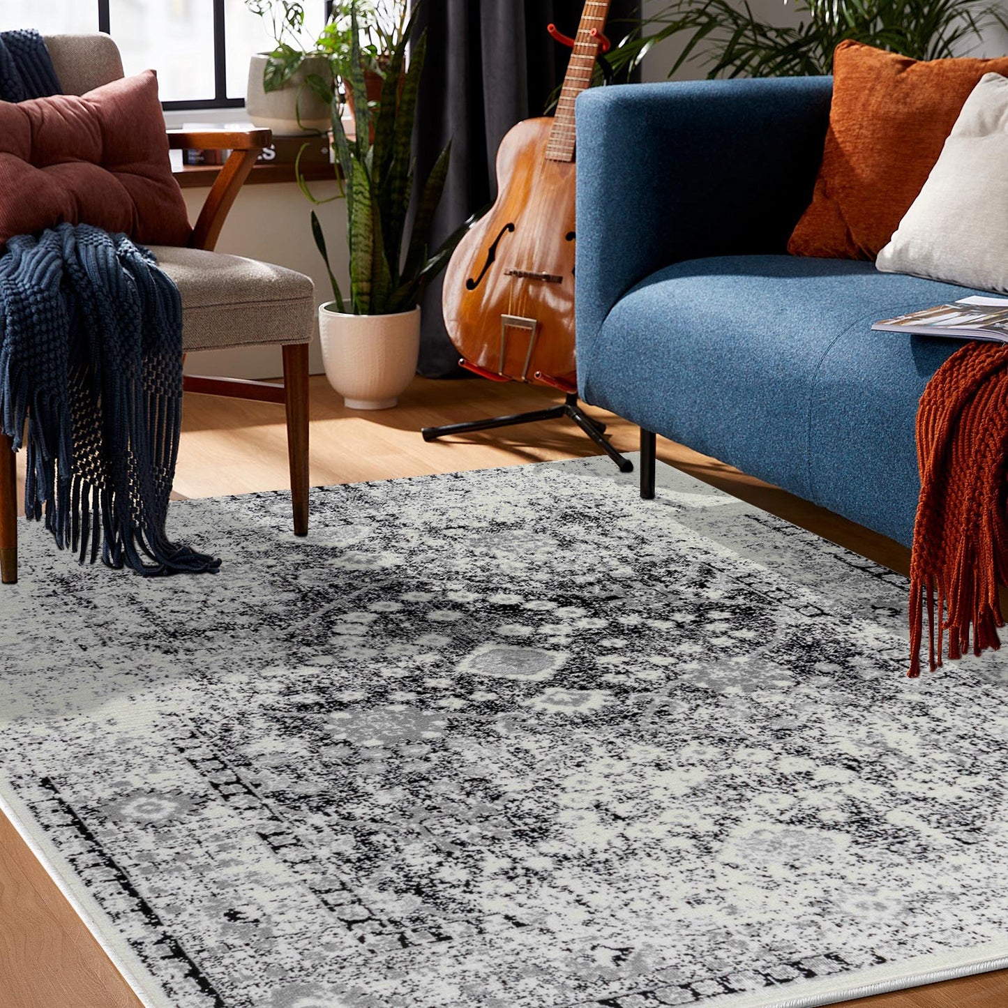 Tapis noir vieilli oriental Sakarya