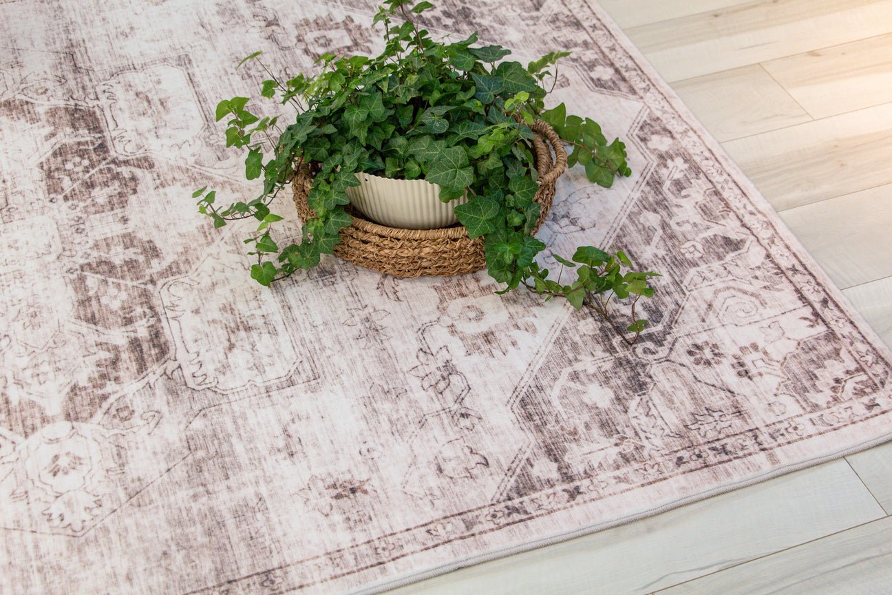 Sahra Distressed Medallion Traditional Brown and Cream Indoor Rug