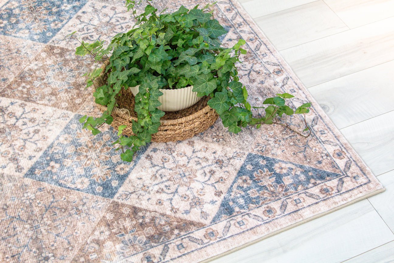 Tapis traditionnel marron vieilli Aruba
