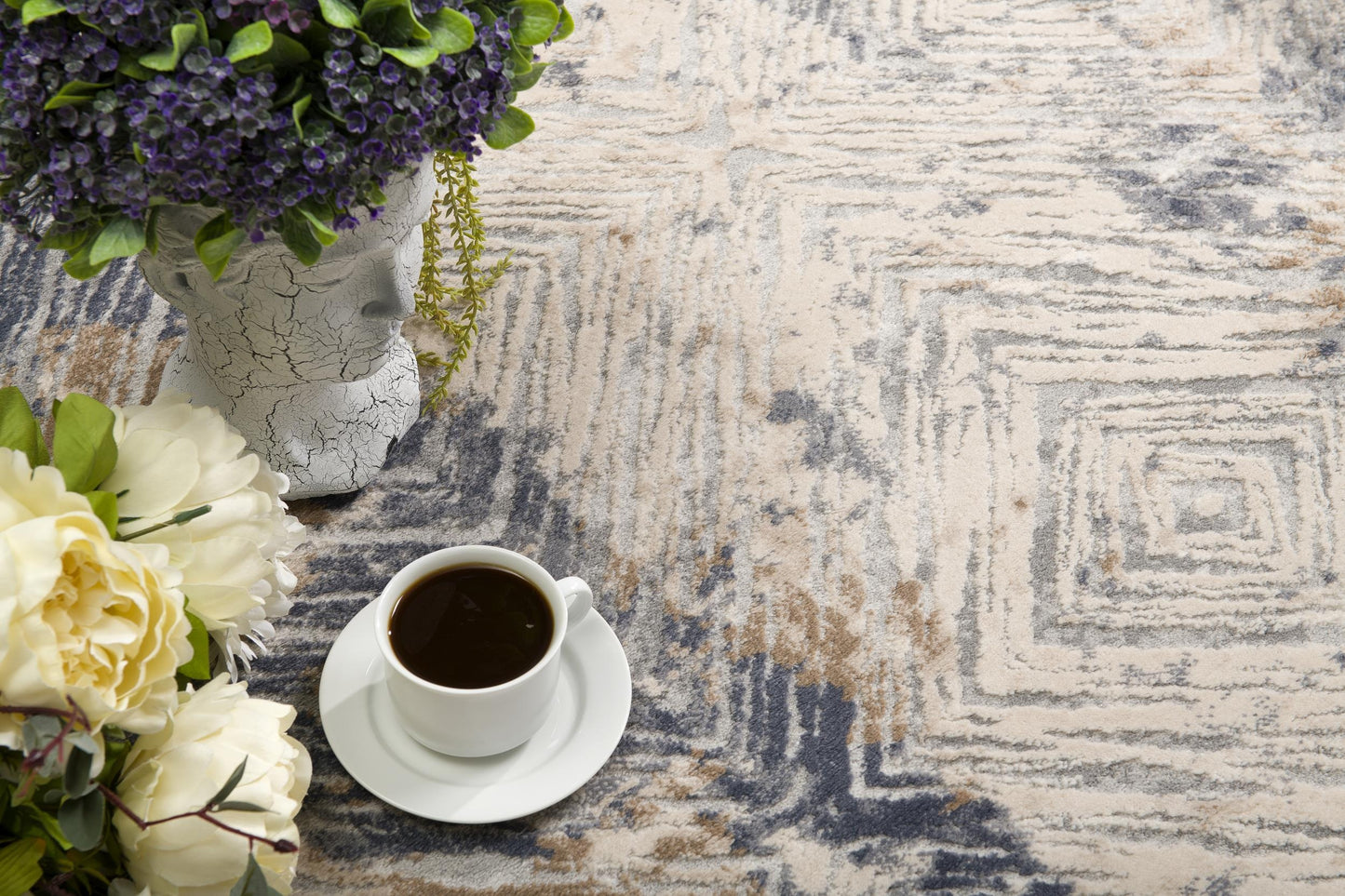 Marisol Abstract Transitional Navy Indoor Rug