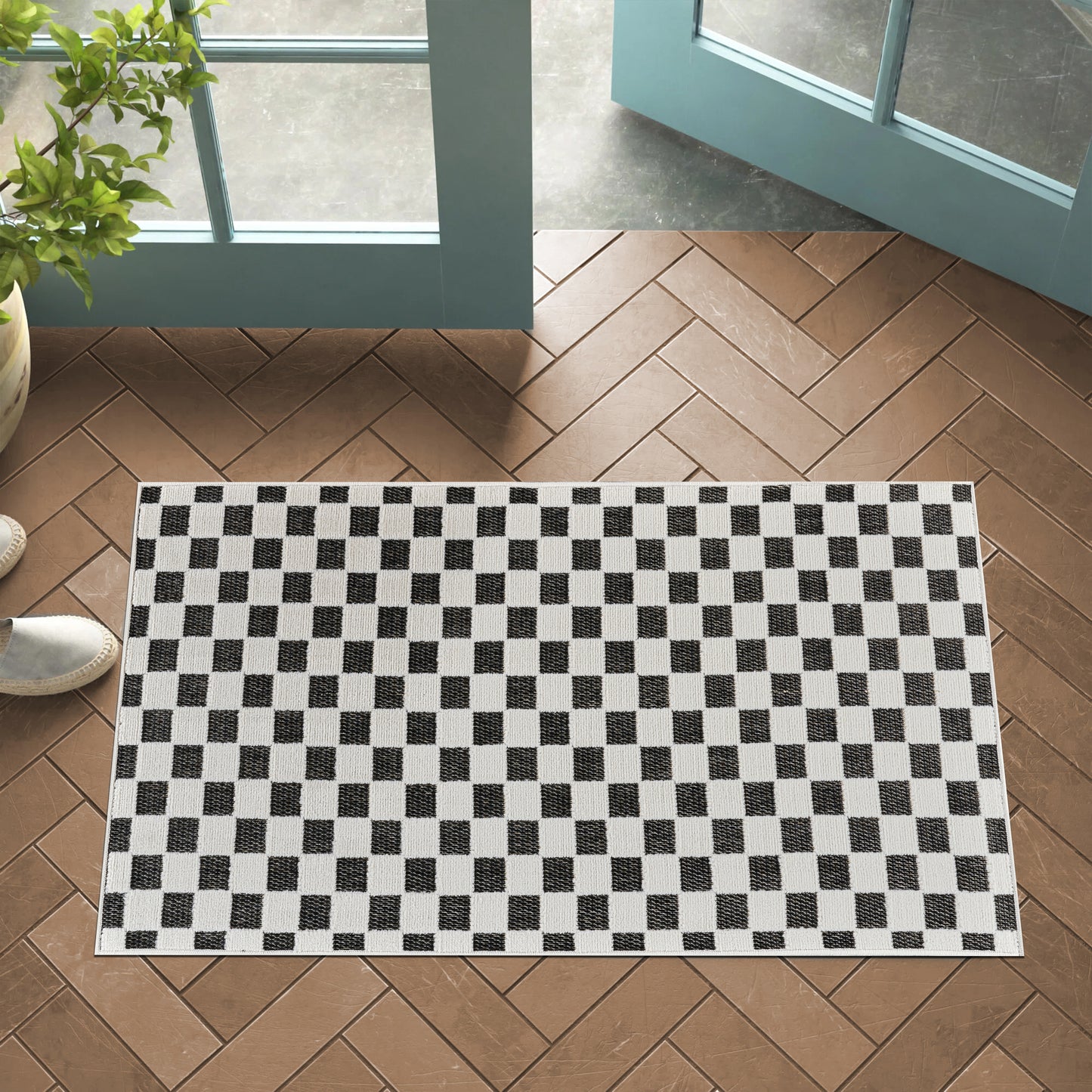 Alfombra negra moderna a cuadros Maise