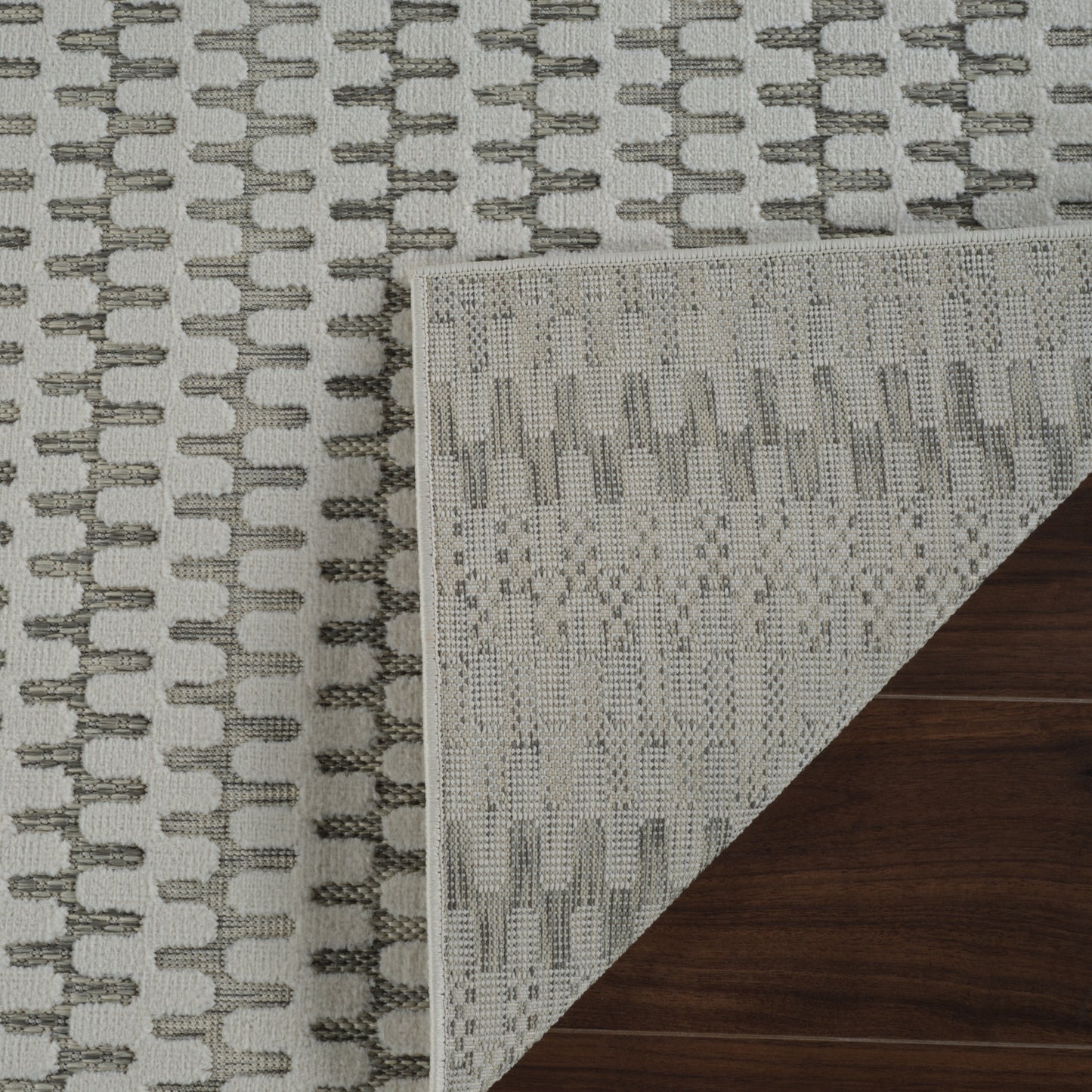 Safi Geometric Contemporary Cream and Beige Indoor Rug