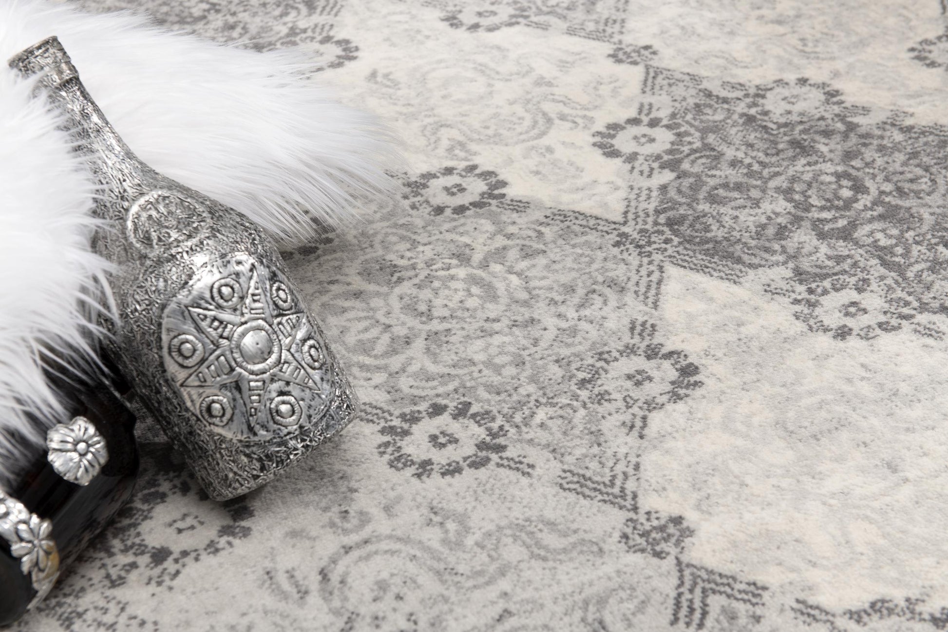 Nazira Damask Contemporary Grey Indoor Rug [AUC]-30
