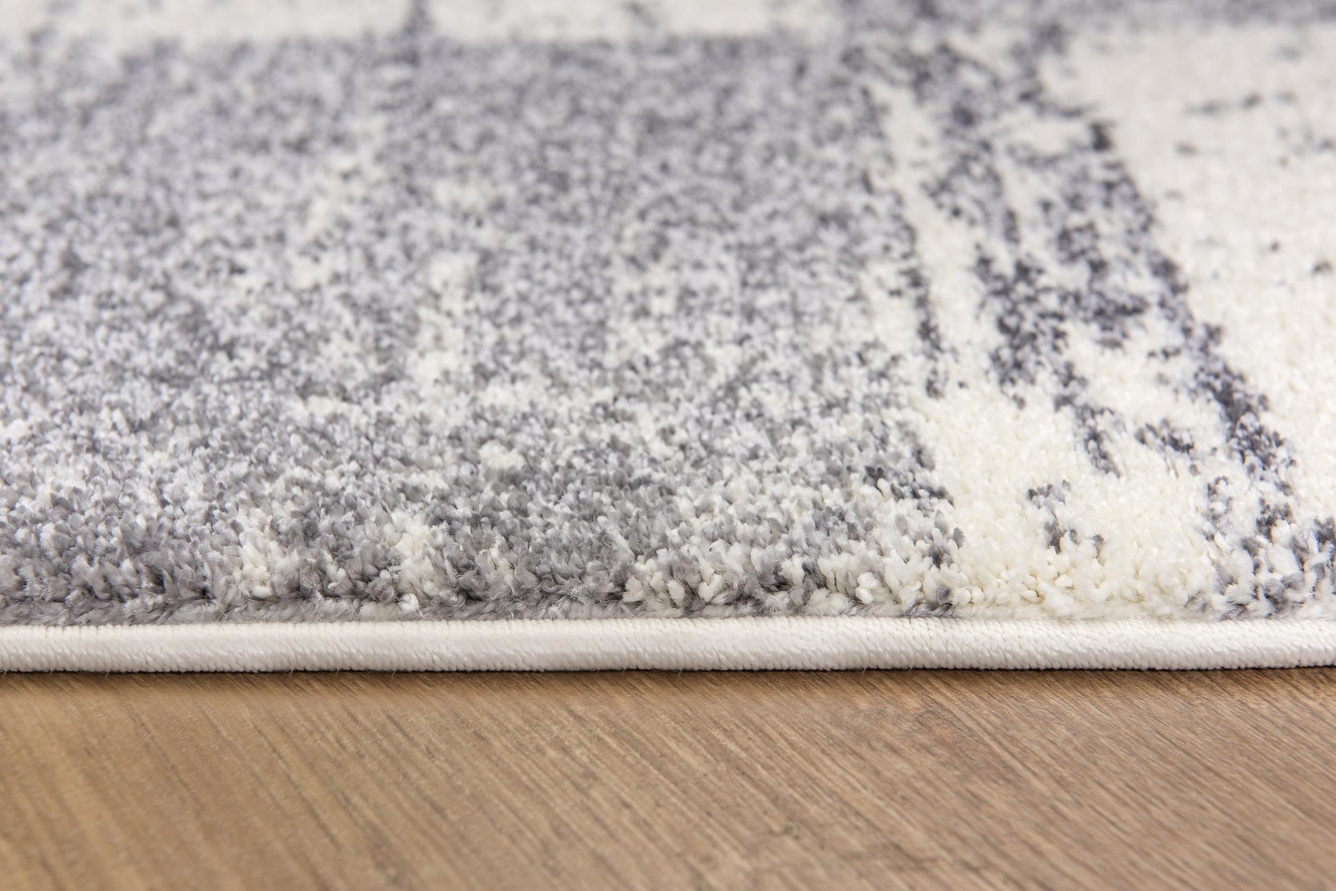 Prana Checkered Contemporary White and Grey Indoor Rug-14