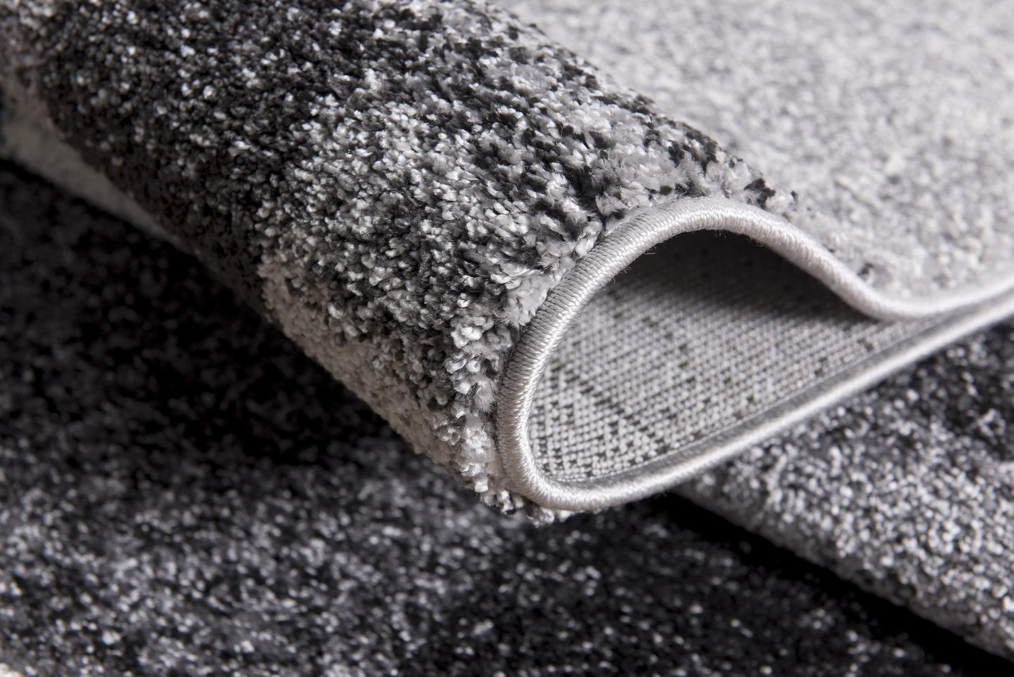 Sama Geometric Contemporary Grey and Black Indoor Rug