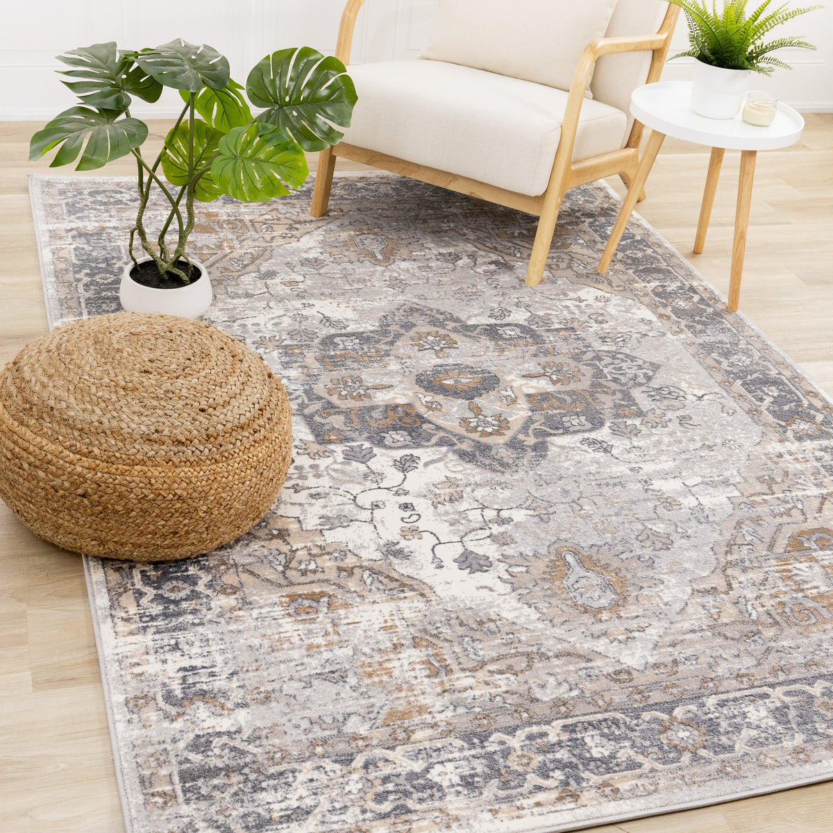 Tapis traditionnel à bordure grise