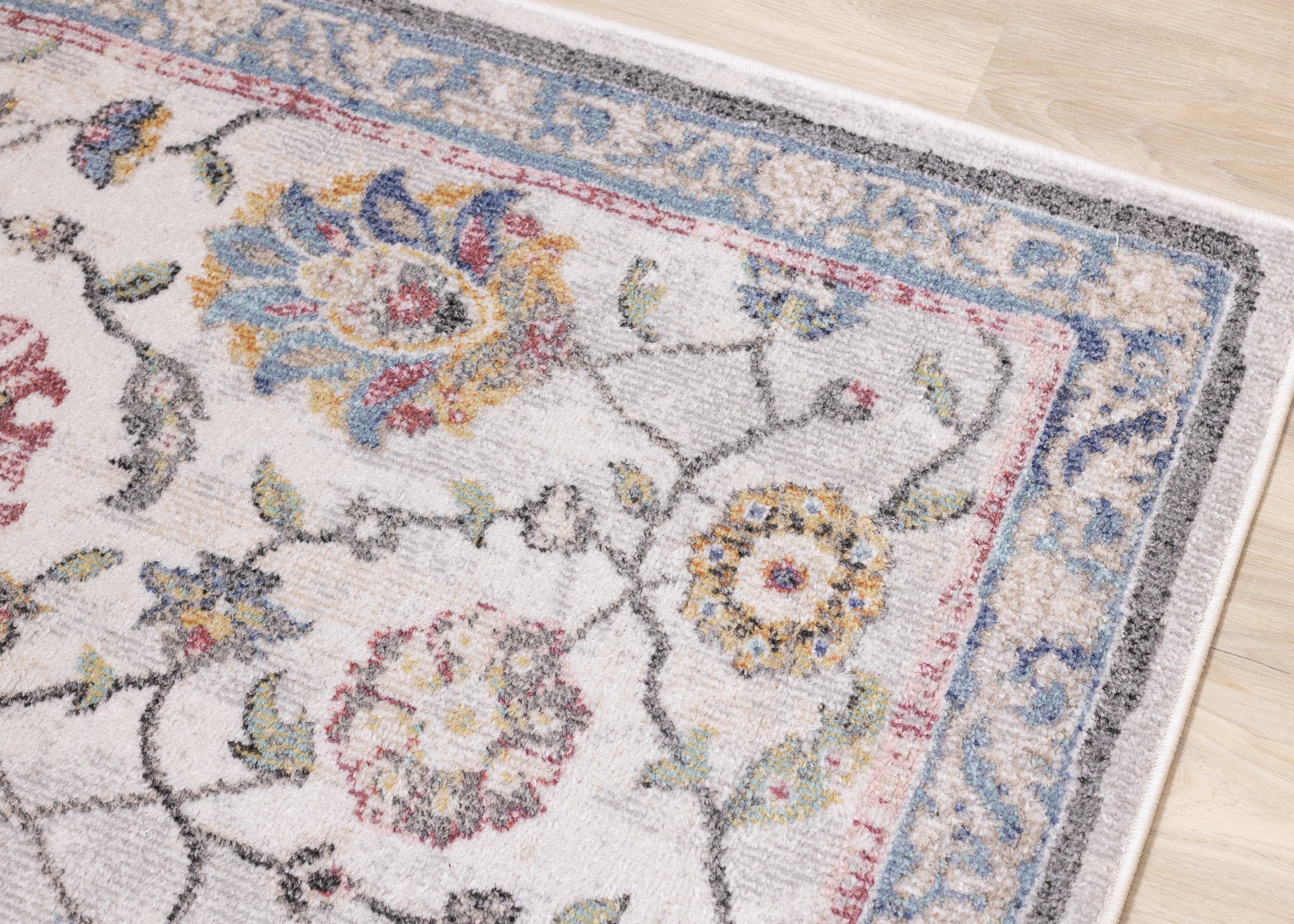 Classic Traditional Classic Cream Area Rug-4