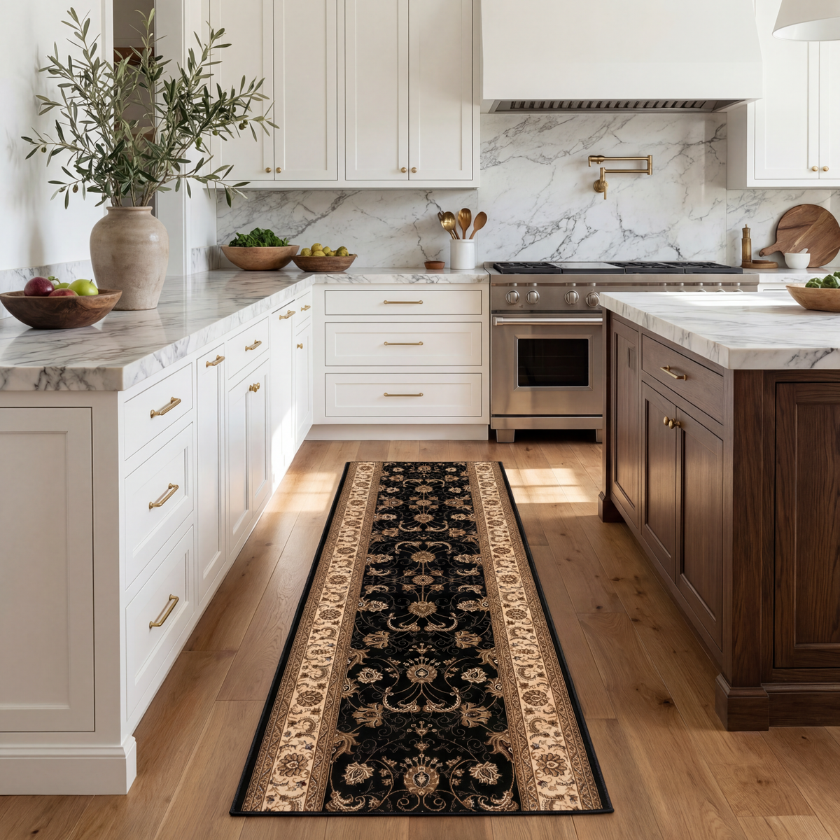 Tapis noir traditionnel persan majestueux