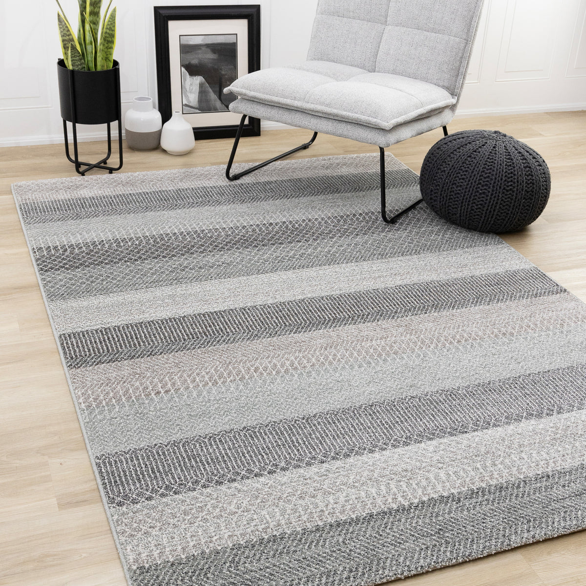 Tapis gris à motifs géométriques tribaux du sud-ouest