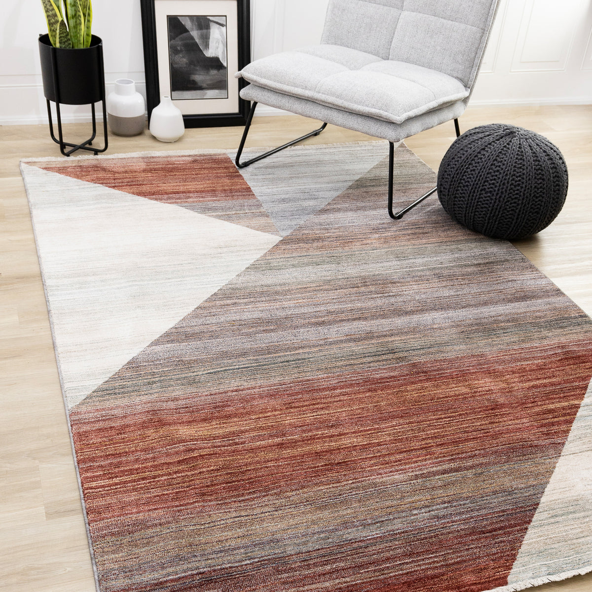 Tapis blanc contemporain à motifs géométriques vieillis