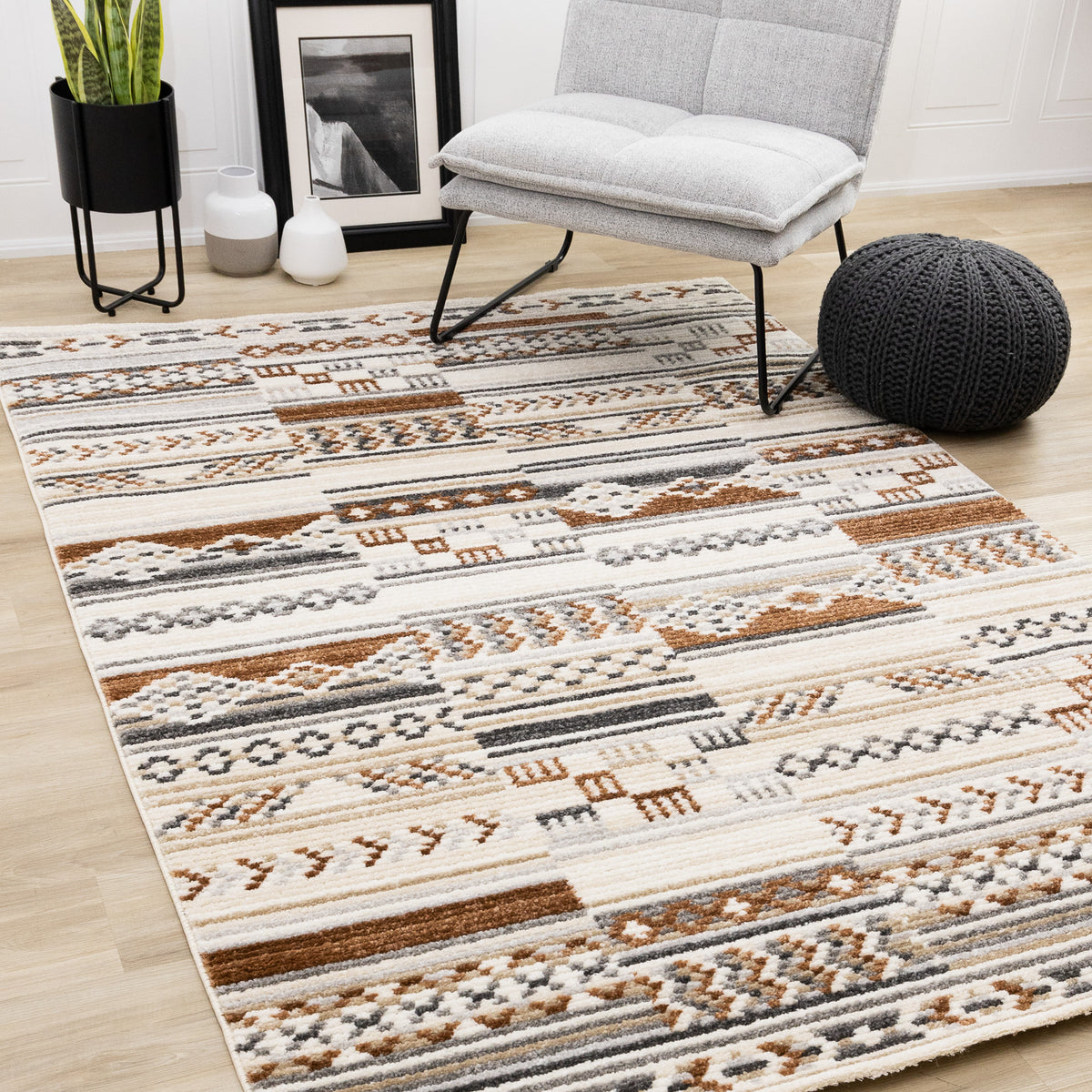 Tapis de style tribal du sud-ouest, couleur crème
