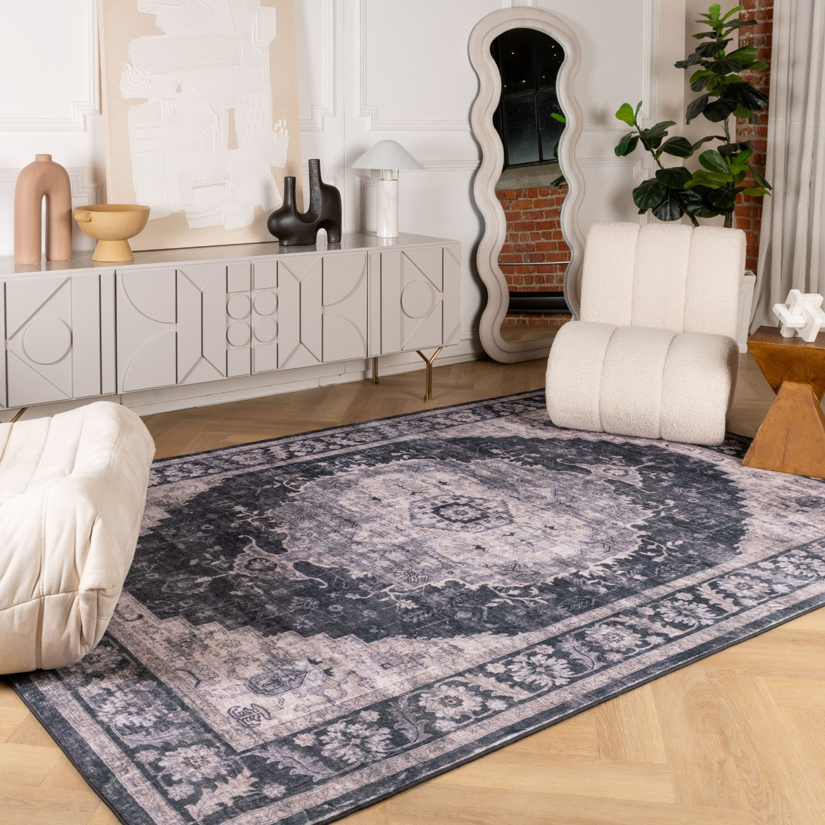 Alfombra de interior tradicional oriental Zarin en negro y gris