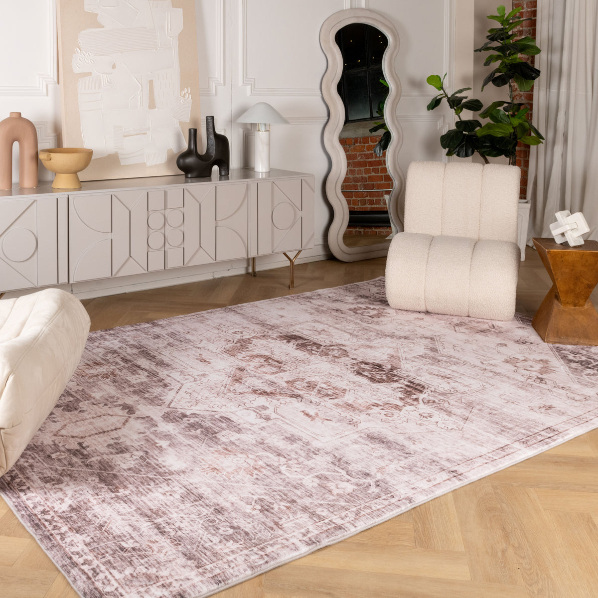 Alfombra Tradicional Marrón y Crema para Interiores con Medallón Envejecido Sahra