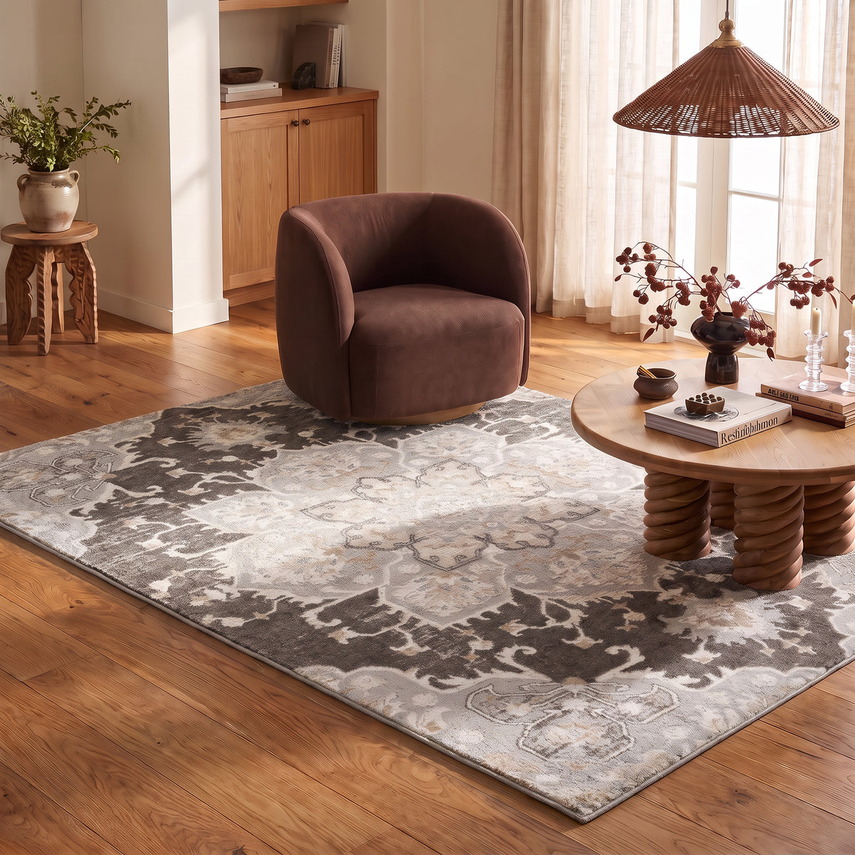 Tapis Tala à effet vintage et floral contemporain brun et gris