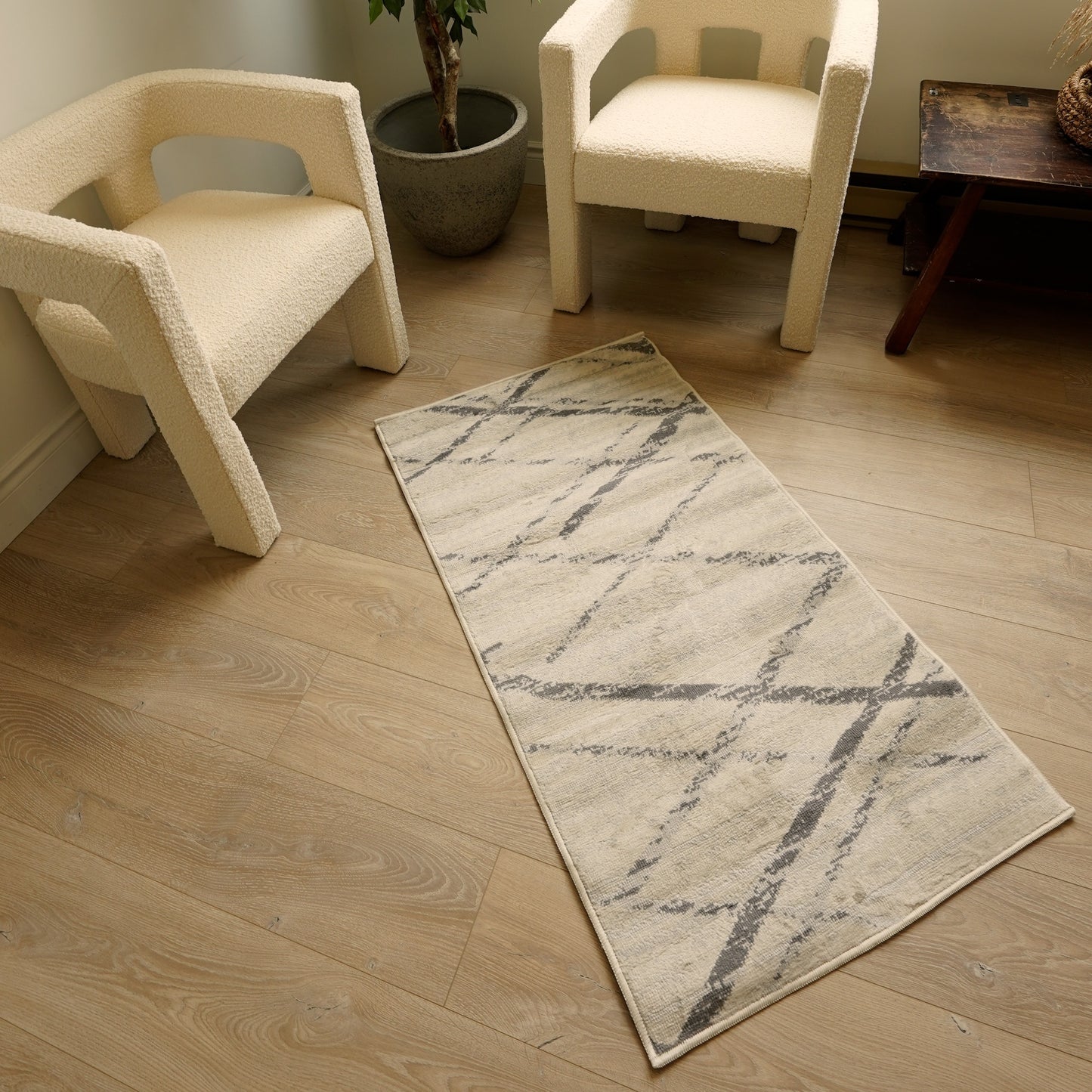 Nira Abstract Contemporary Beige and Grey Indoor Rug