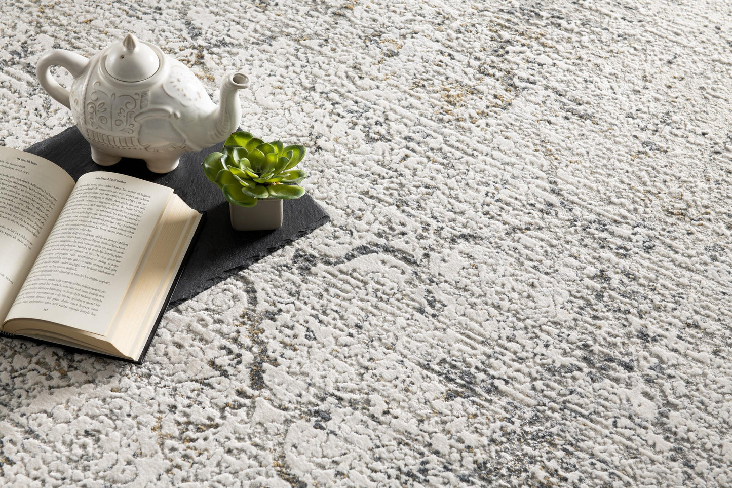 Mirelle Distressed Trellis Contemporary Grey and Cream Indoor Rug