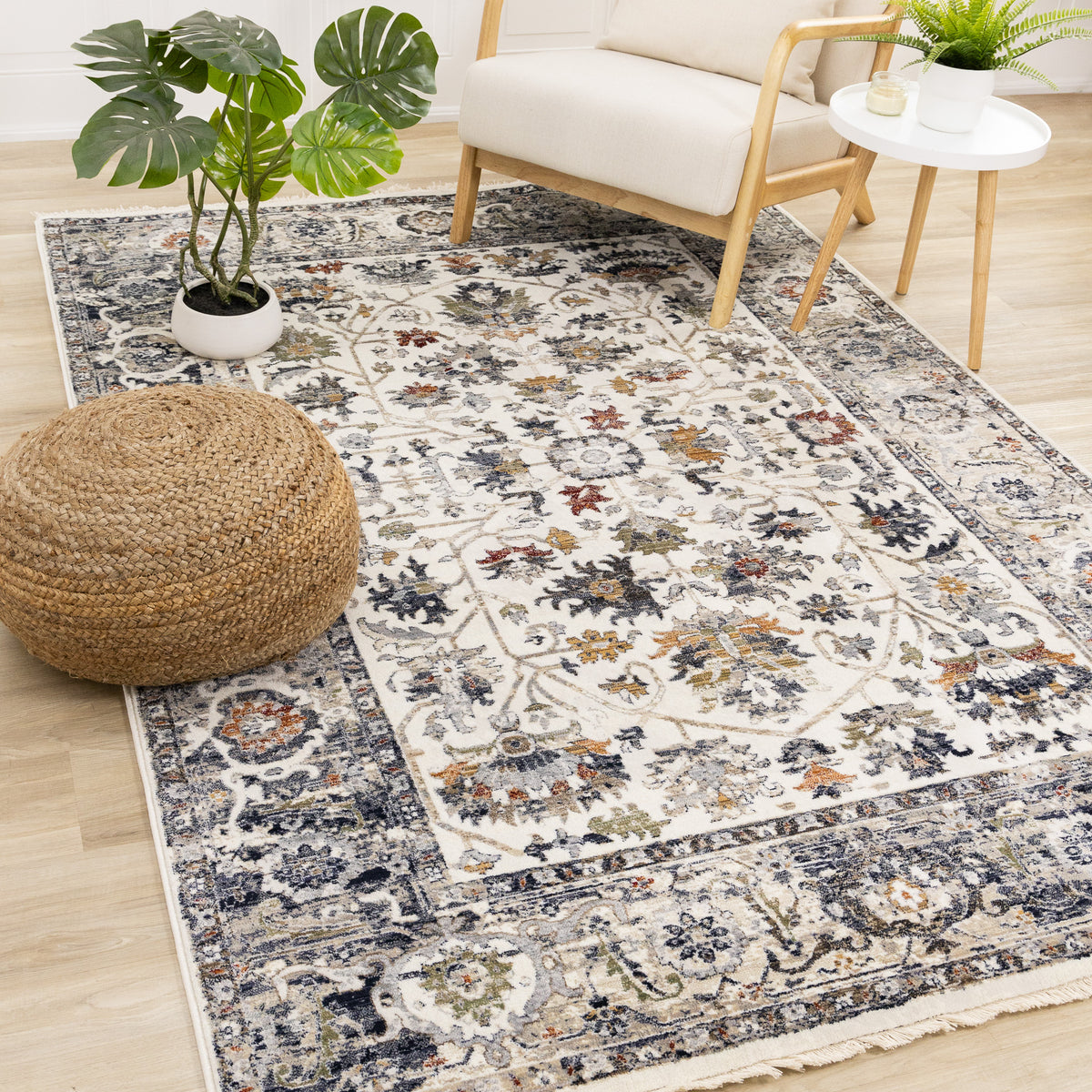 Tapis classique traditionnel élégant couleur crème