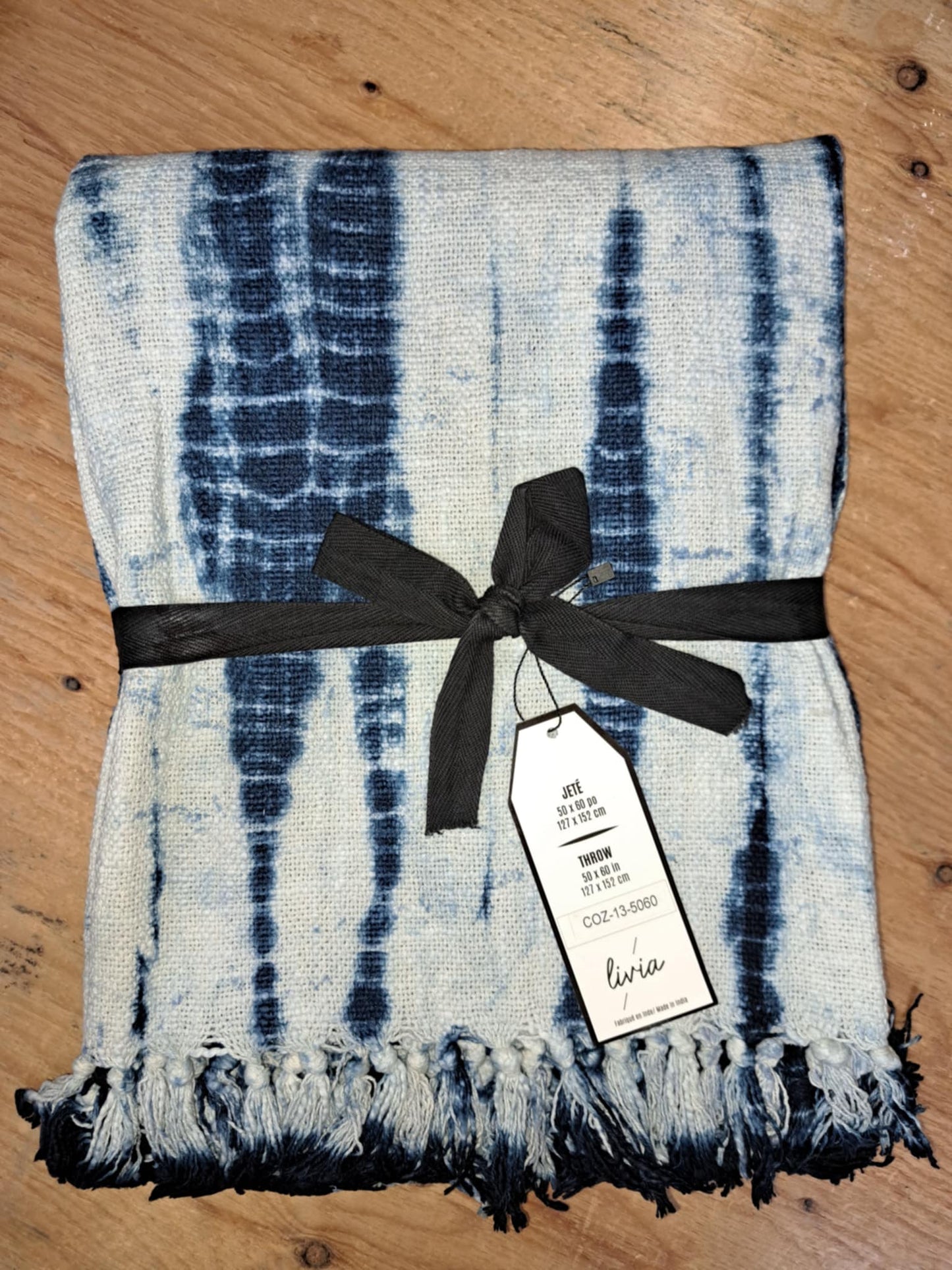 Decorative Throw Blue and white