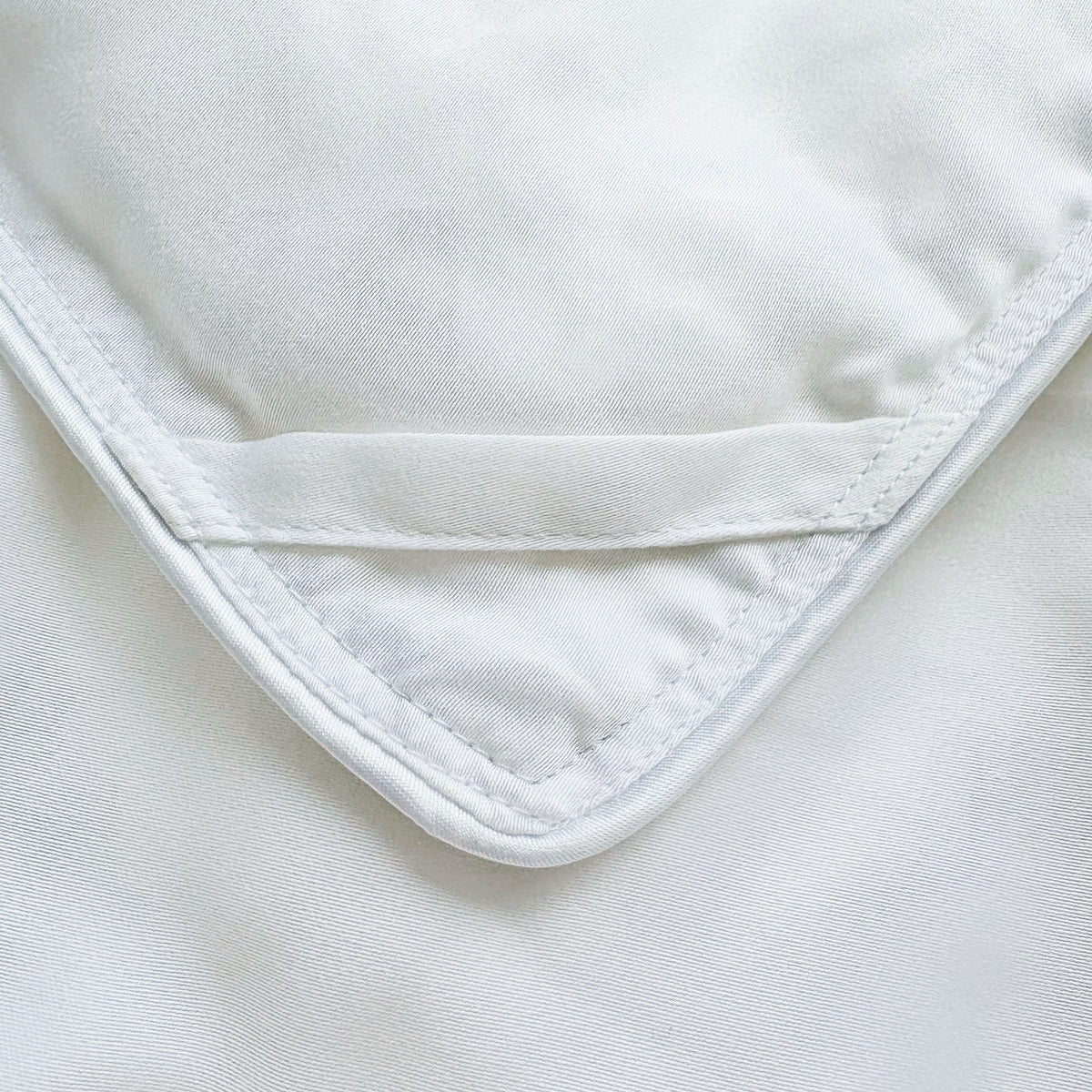 Blythe Bamboo White Comforter