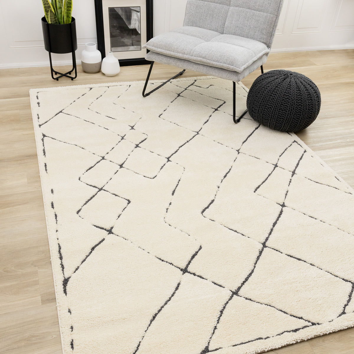 Tapis contemporain à motif treillis crème