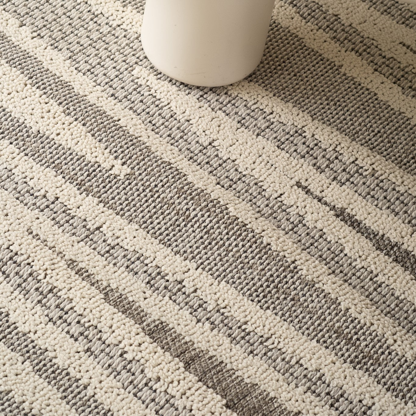 Tenzin Chevron Contemporary Grey and Beige Indoor Rug