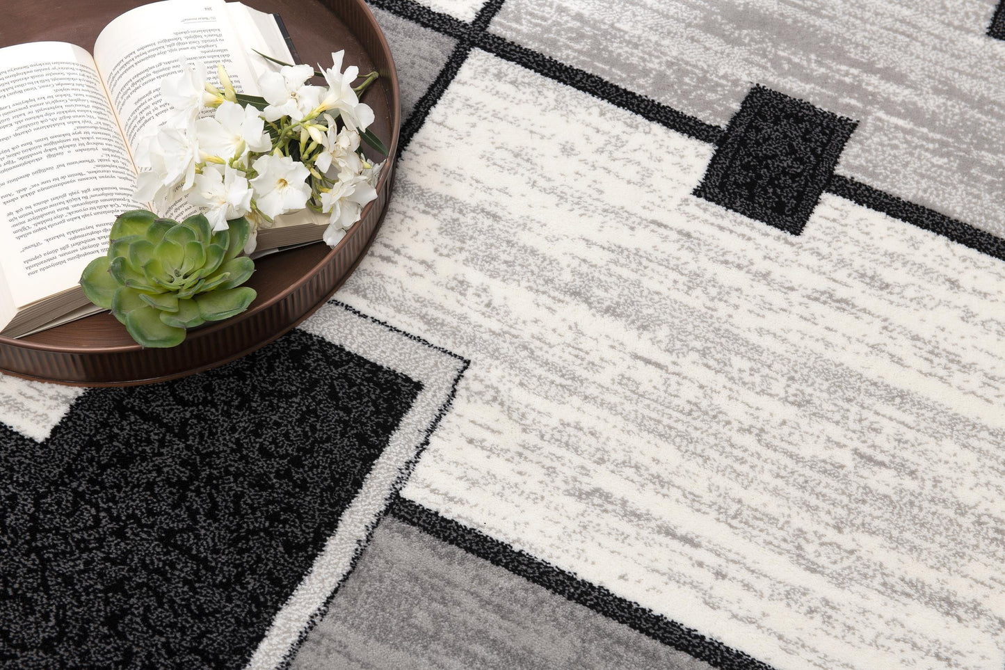 Binaa Geometric Contemporary Grey and Black Indoor Rug