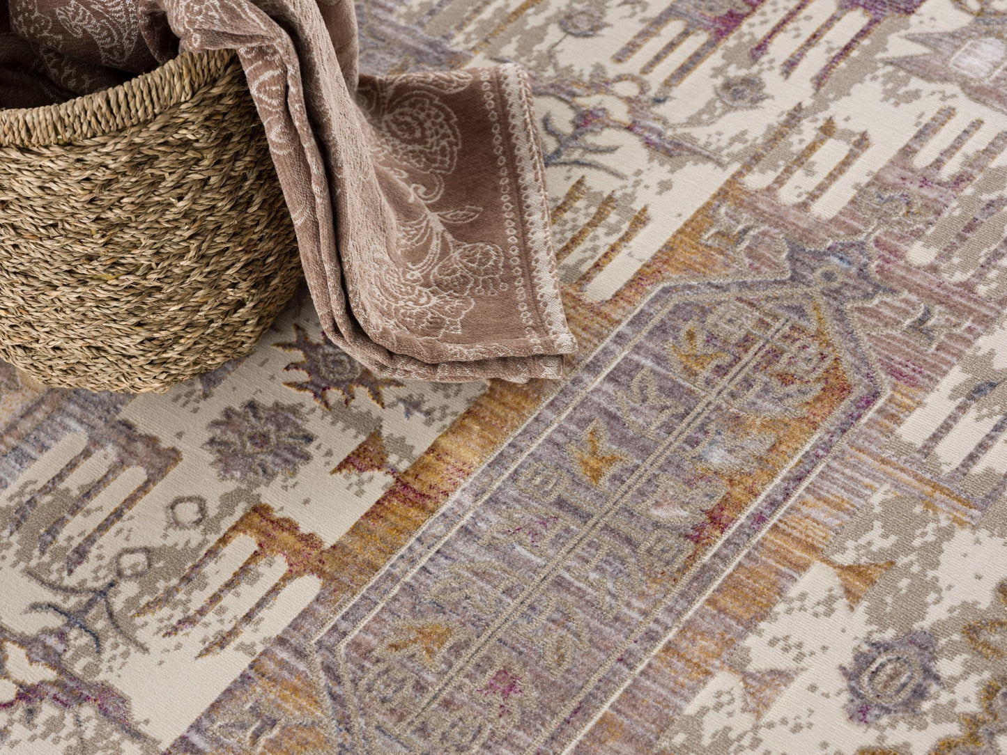 Paletta Distressed Medallion Transitional Beige and Cream Indoor Rug