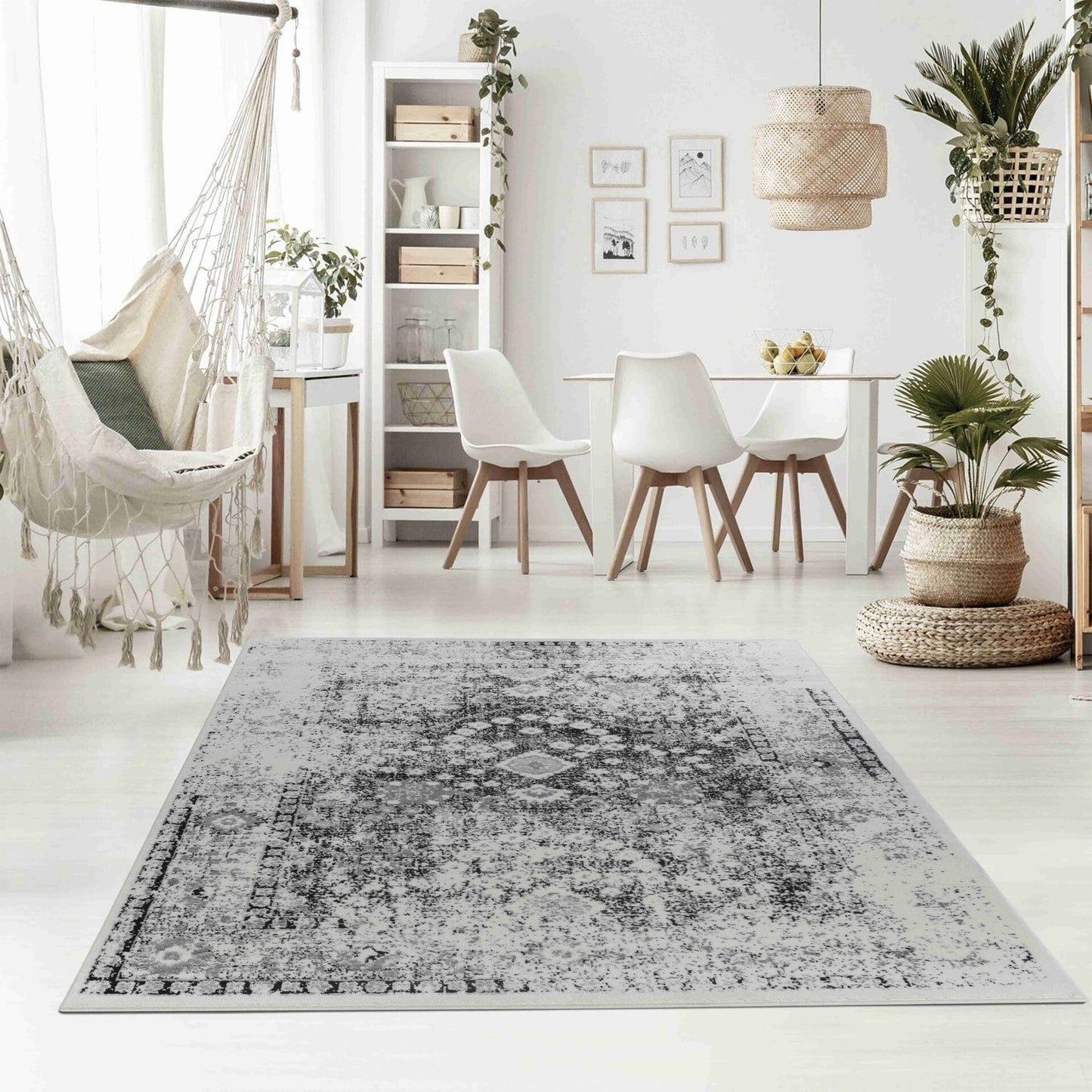 Tapis noir vieilli oriental Sakarya