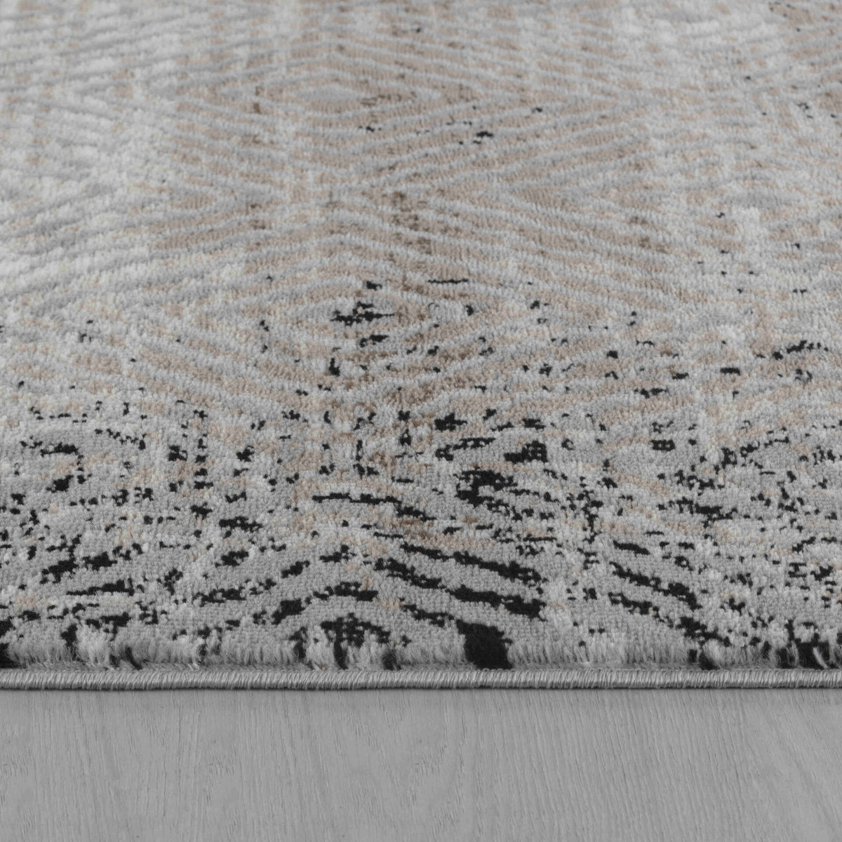 Ihsan Geometric Traditional Brown and Black Indoor Rug